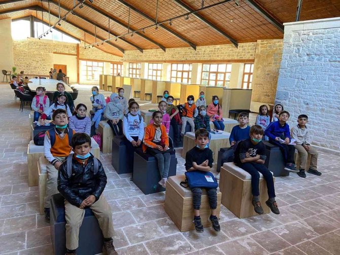 Öğrencilere Kitap Okuma Alışkanlığı Kazandırılıyor