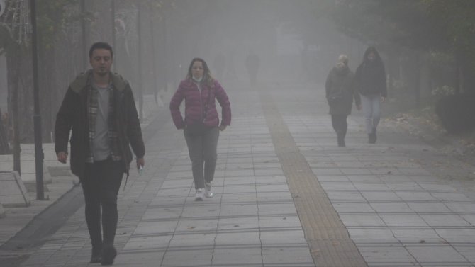 Kırklareli’de Sis Etkili Oldu, Görüş Mesafesi Yer Yer 30 Metreye Kadar Düştü