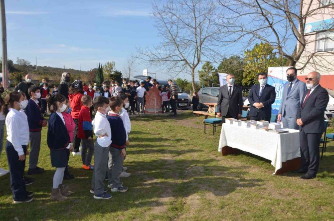 Öğrenciler, Ağaç Dikme Ve Kitap Okuma Konusunda Bilinçlendirildi
