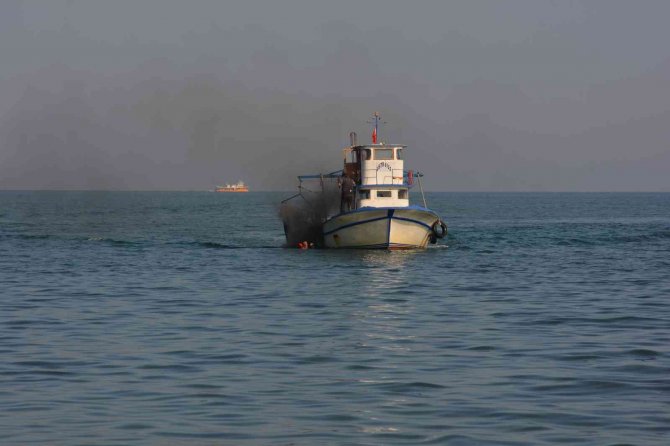 Denize Giren Kadın Ekiplere Zor Anlar Yaşattı
