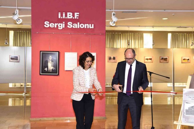 Anadolu Üniversitesi’nde “Prof. Dr. Orhan Oğuz’u Anma Sergisi”