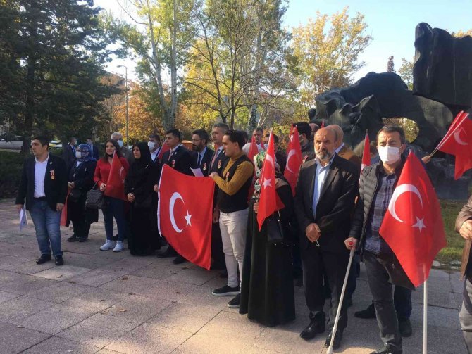 Şehit Aileleri Ve Gazilerden İ̇yi̇ Partili Türkkan’a Tepki: “Bebek Katillerinin Yanında Olmuştur”