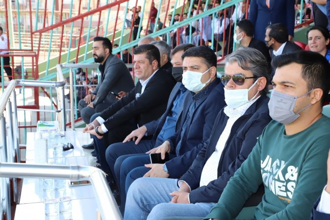 Kaymakam Ve Belediye Başkan Vekili Mehmet Tunç, Vatandaşlarla Maç İzledi