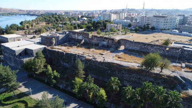 Kaymakam Tunç, Hamidiye Kışlasındaki Restorasyon Çalışmalarını İnceledi