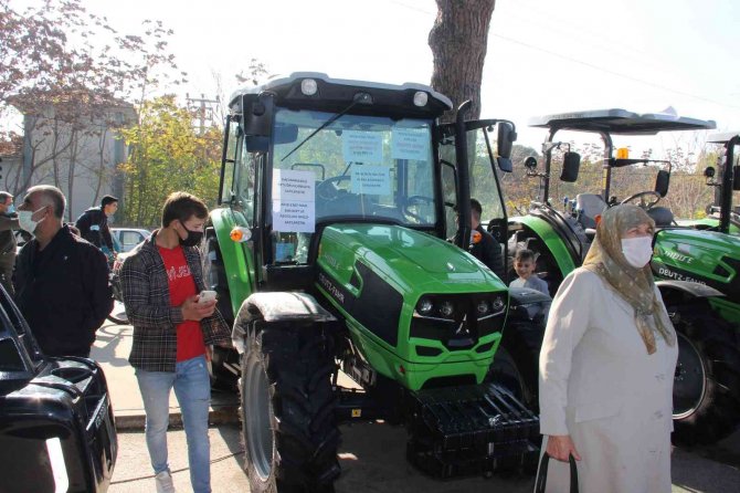 Tarım Fuarında Yüzlerce Traktör Ve Tarım Ekipmanı Satıldı