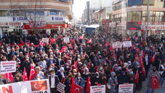 Van’da Şehit Ailelerinden Lütfü Türkkan’a Tepki