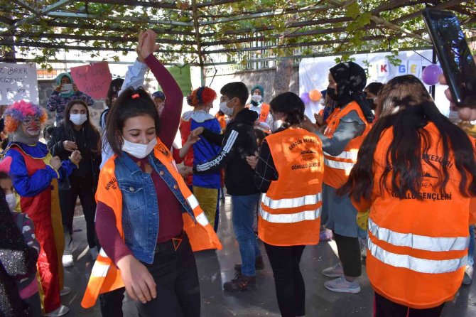 Yaşama El Ver Sloganıyla Lösemili Çocuklar Doyasıya Eğlendi