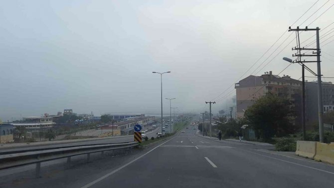 Zonguldak-ereğli Yolunda Yoğun Sis Görüş Mesafesini Düşürdü
