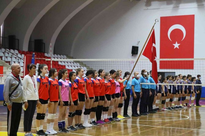 Aydın’da Okul Sporları Voleybol Müsabakaları İle Başladı