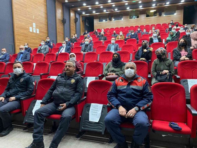 "En İ̇yi Narkotik Polisi Anne" Konferansı Düzenlendi