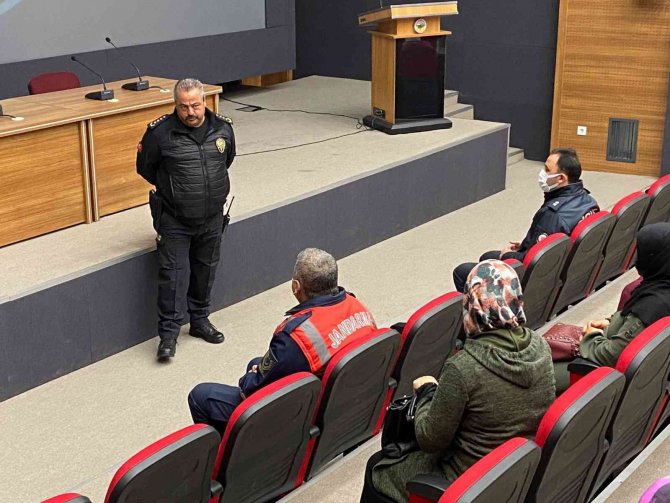 "En İ̇yi Narkotik Polisi Anne" Konferansı Düzenlendi