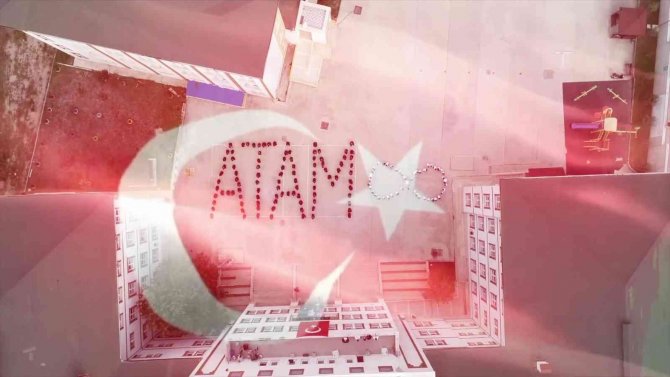 Saliha Öğretmen Ve Öğrencilerinden ‘Atam’ Marşı