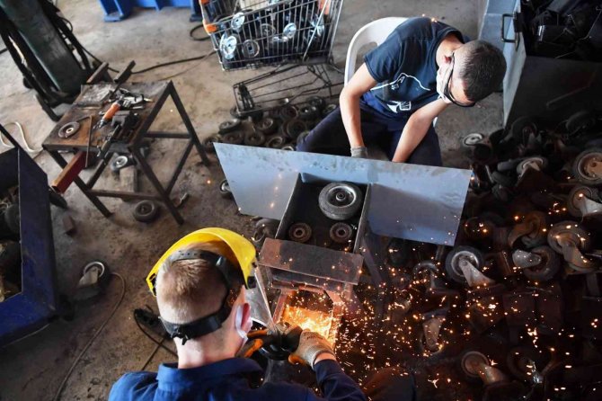 Macar Öğrenciler Konyaaltı’nda Staj Yapıyor