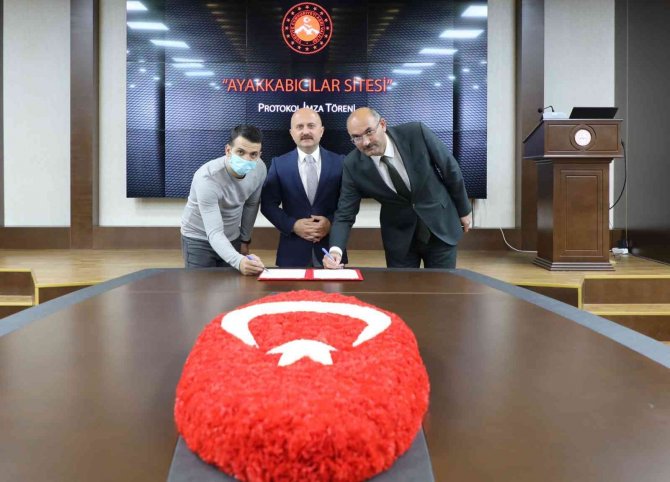 Ayakkabıcılar Sitesinde Yeni Yatırımlar İçin İmzalar Atıldı
