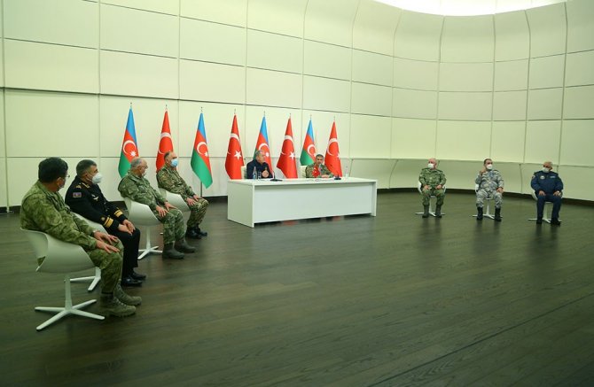 Azerbaycan Savunma Bakanı Hasanov: “Azerbaycan Ordusunu, Türk Silahlı Kuvvetleri’nin Modeline Uygun Olarak Düzenliyoruz”