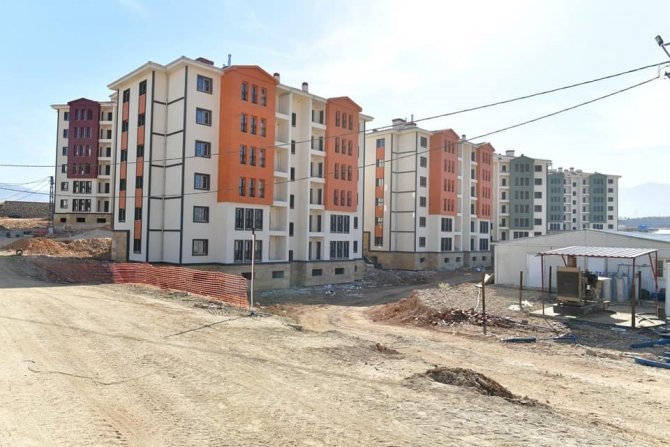 Başkan Çınar, Yakınca Deprem Konutlarını İnceledi