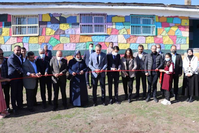 Atıl Durumdaki Okul Binası Geri Dönüşüm Malzemeleriyle Sosyal Tesise Dönüştürüldü