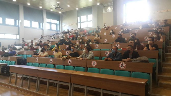 Mühendislik Fakültesi Öğrencilerine Girişimcilik Semineri