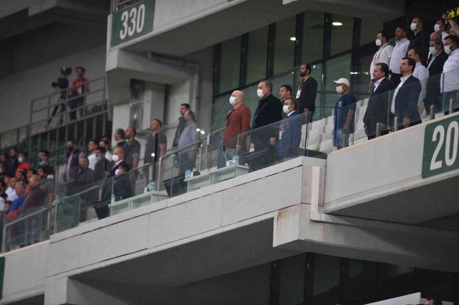 Hayrettin Gülgüler: “Bursaspor Kulübü Yönetimi Hiç Bir Zaman Taraftarını Karşısına Almaz”