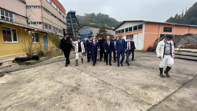 Maden İşçilerinden Çalışma Bakanı Bilgin’e Sevgi Seli