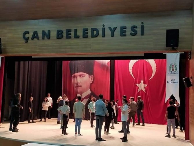 Çan Belediyesi Tiyatro Okulu Eğitimleri Devam Ediyor