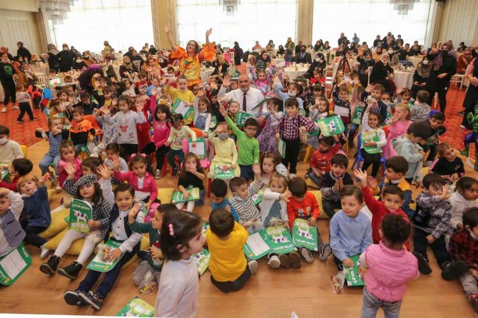 Canik’te Minikler, Başkan Sandıkçı’dan Masal Dinledi