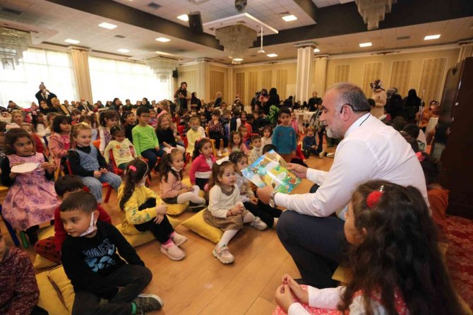 Canik’te Minikler, Başkan Sandıkçı’dan Masal Dinledi