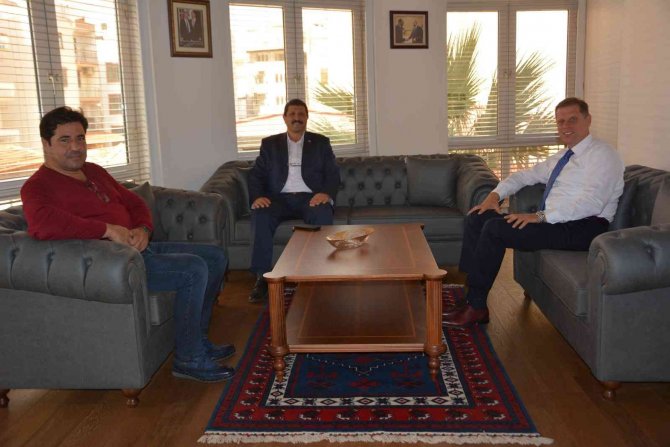 Başkan Selçuk’tan Manisa Ticaret Borsasına Övgü