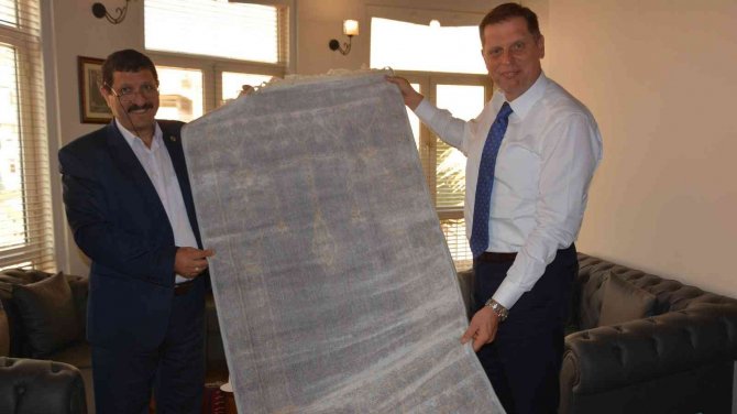 Başkan Selçuk’tan Manisa Ticaret Borsasına Övgü