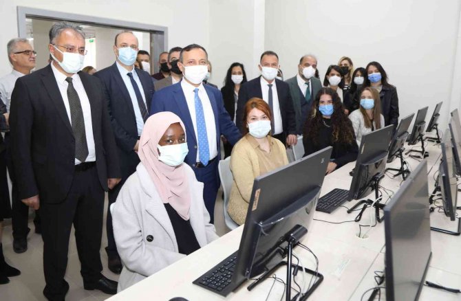 Erü’de Yabancı Diller Yüksekokulu’nun Yenilenen Binası Ve Bilgisayar Laboratuvarı Açıldı