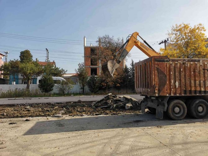 Yık Yap Projesi’nde İlk Kazma Vuruldu