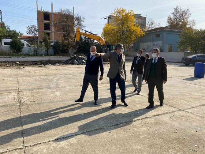 Yık Yap Projesi’nde İlk Kazma Vuruldu