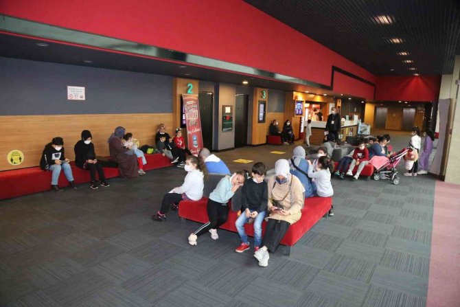 Eyüpsultanlılar İçin Ücretsiz Sinema Keyfi Başladı