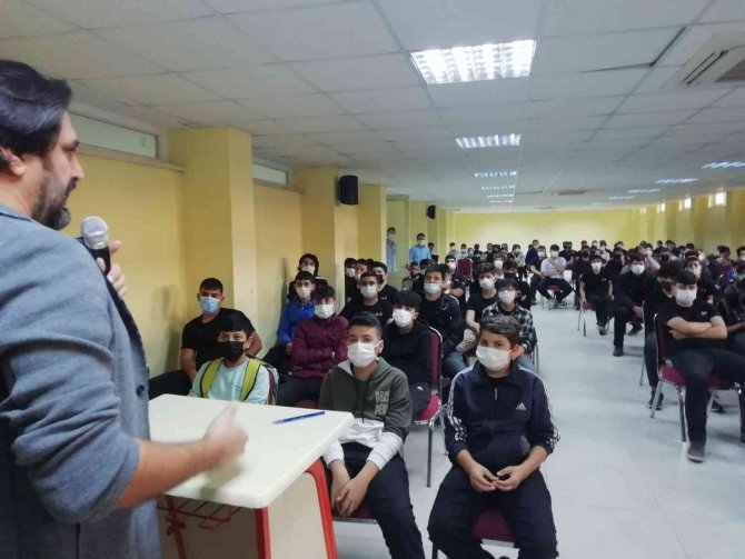 Liseliler Girişimcilerle Buluştu