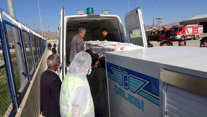 Aşı Olmayan Öğretmen Korona Virüse Yenik Düştü