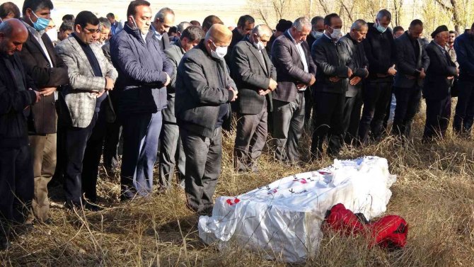 Aşı Olmayan Öğretmen Korona Virüse Yenik Düştü