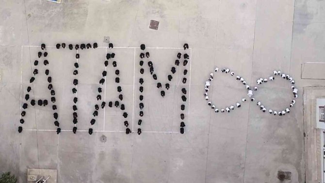 Saliha Öğretmen Ve Öğrencilerinden ‘Atam’ Marşı