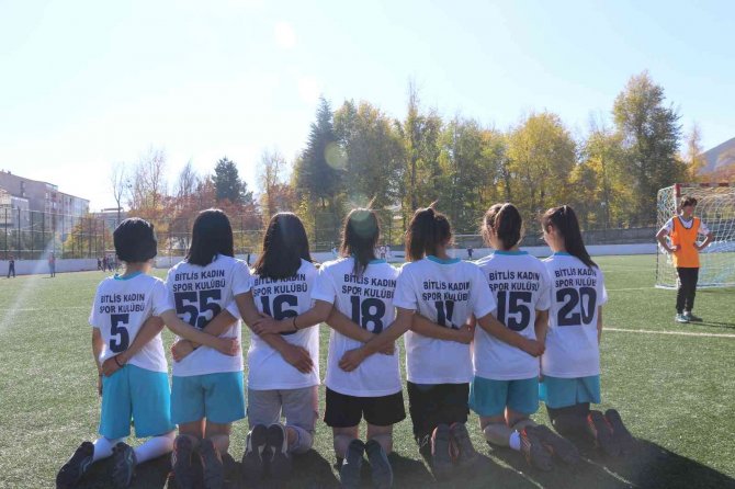 Bitlis Kadın Futbol Takımı Üst Lige Çıkmak Ter Döküyor