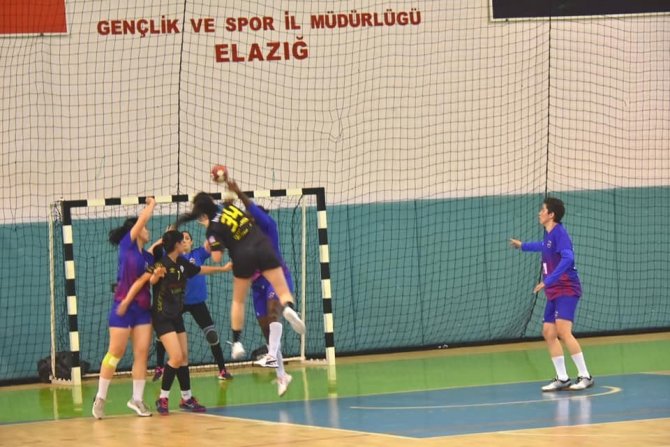 Kadınlar Hentbol 1. Ligi: Elazığ Sysk: 20 - Mersin Büyükşehir Belediyespor: 22