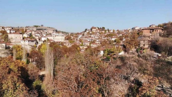 Tarihi Evleriyle Ünlü Safranbolu’da Sonbahar Güzelliği