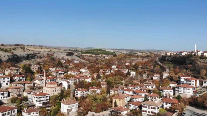 Tarihi Evleriyle Ünlü Safranbolu’da Sonbahar Güzelliği