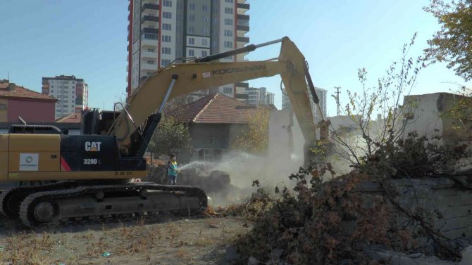 Seyrani Mahallesi’nde Kentsel Dönüşüm Devam Ediyor