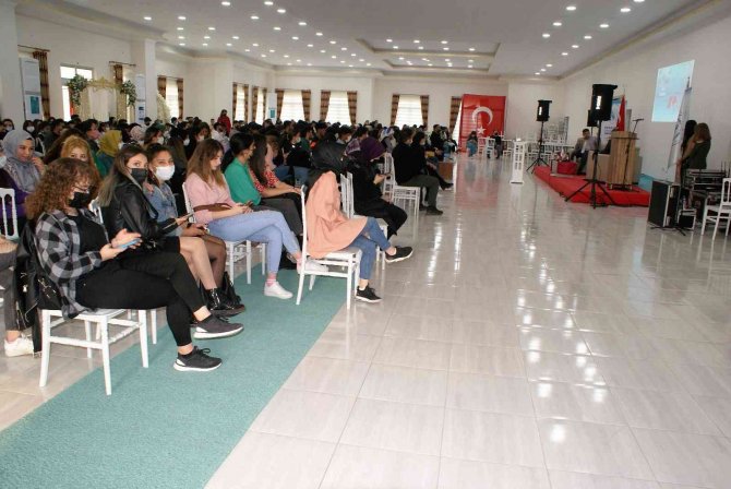 Manyas’ta Doğu Akdeniz’de Güncel Gelişmeler Konferansı