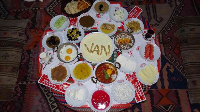 Meşhur Van Kahvaltısında Fahiş Fiyatın Önüne Geçilecek