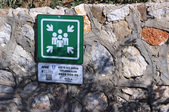 Afad “Afet Ve Acil Durum Toplanma Alanı” Kaçak Hafriyatla Doldu