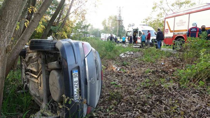 Otomobil İle Motosiklet Çarpıştı: 3 Yaralı