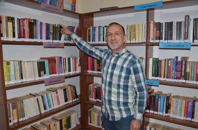 Muhtardan Örnek Davranış: Muhtarlığı Kütüphaneye Çevirdi