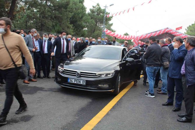 Pendik’te 45 Günde Tamamlanan ‘Aydos Orman Caddesi’ Hizmete Açıldı