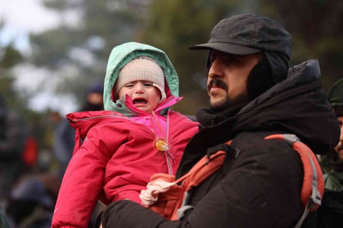 Polonya-belarus Sınırındaki Göçmen Krizi Devam Ediyor