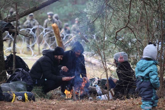 Polonya-belarus Sınırındaki Göçmen Krizi Devam Ediyor